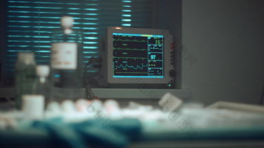 医院心率监控显示脉冲压力数据现代诊所病房